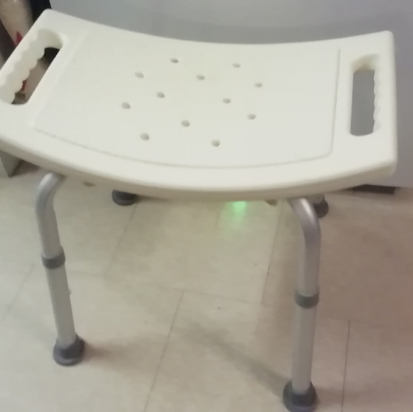 Invacare bathchair in perfect condition - Picture 2 of 3